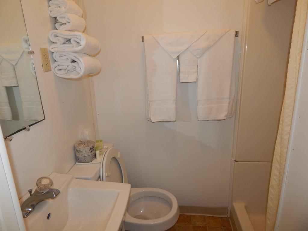 Shoreham Oceanfront Hotel Оушън Сити Стая снимка